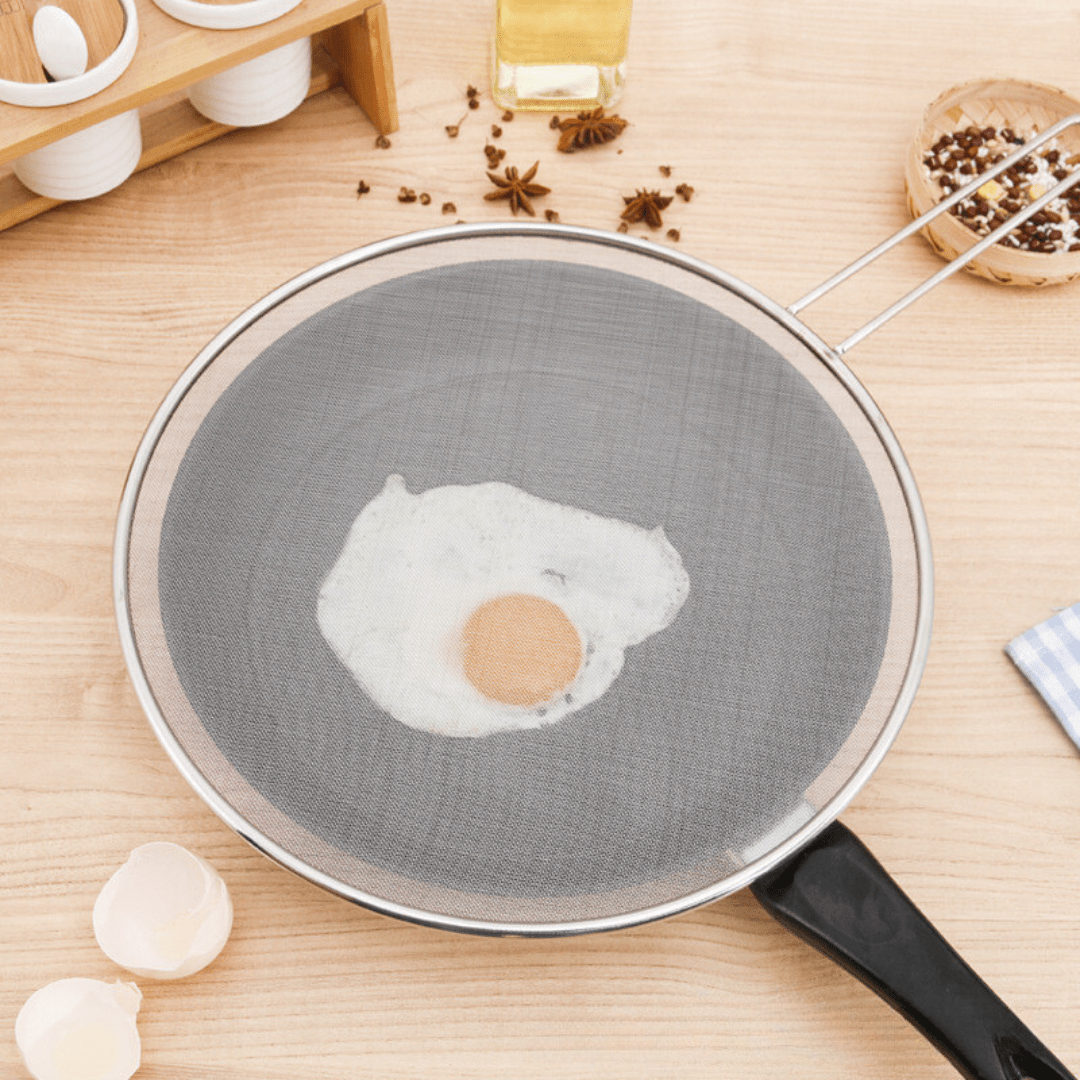 Fine Mesh Stainless Steel Oil Splash Guard - in use