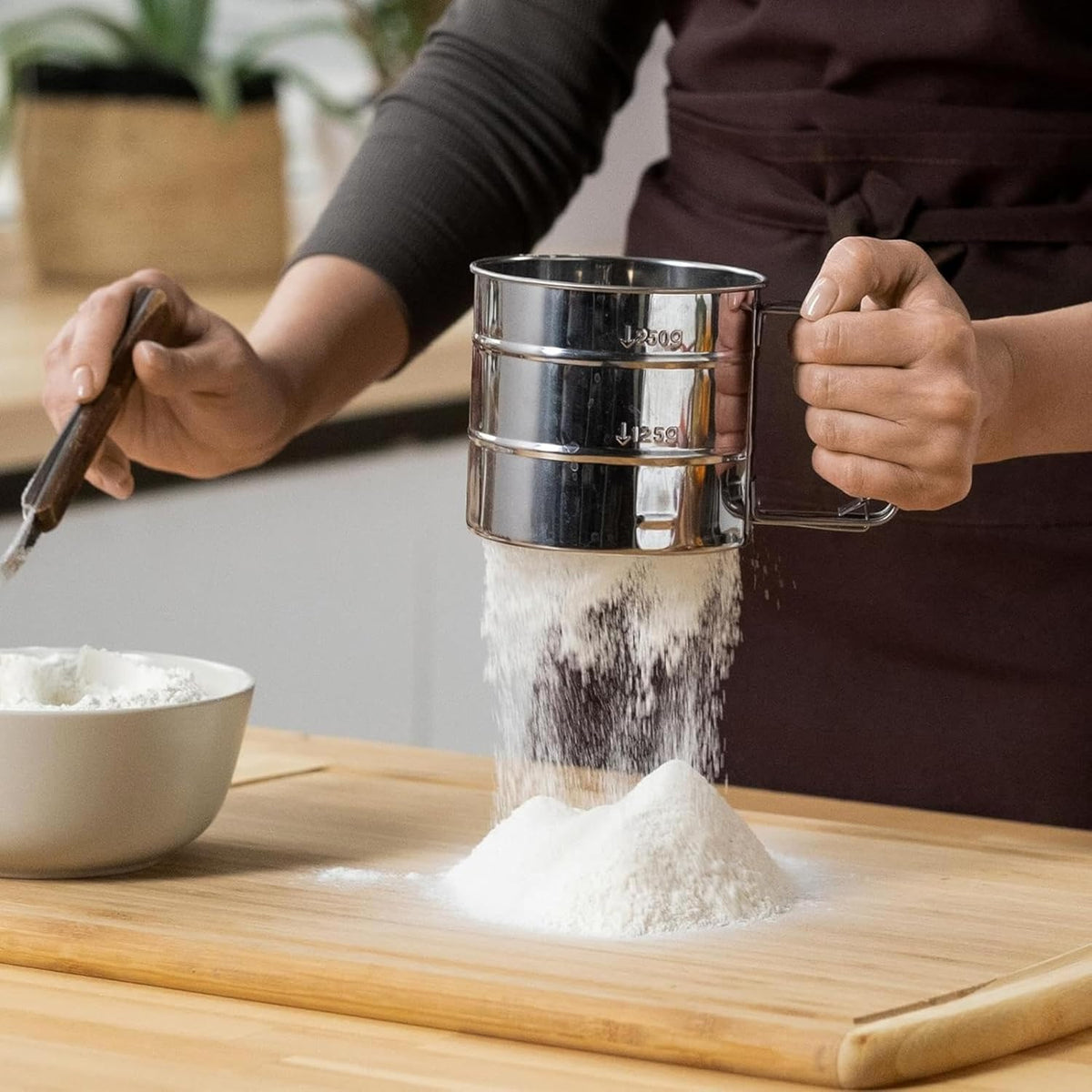 Stainless Steel Flour & Sugar Sifter - product details