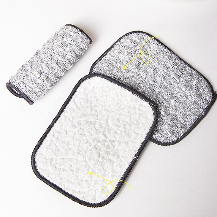 Scratch-Free Steel Sponge - in use