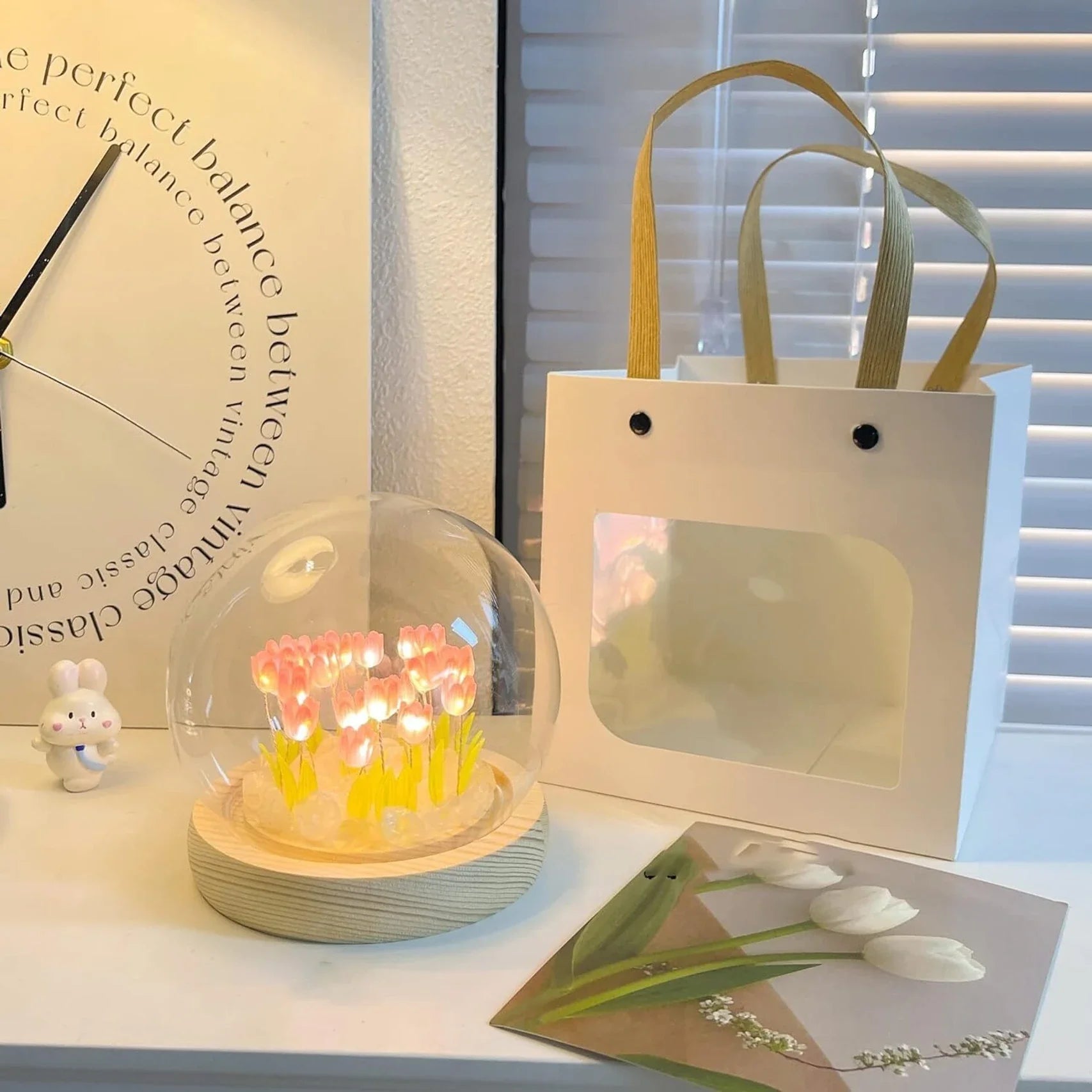 Tulip Flower Night Lamp with Glass Dome – Romantic Table Decor Gift